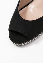 Load image into Gallery viewer, Black ‘Damsel’ Peep Toe Wedges
